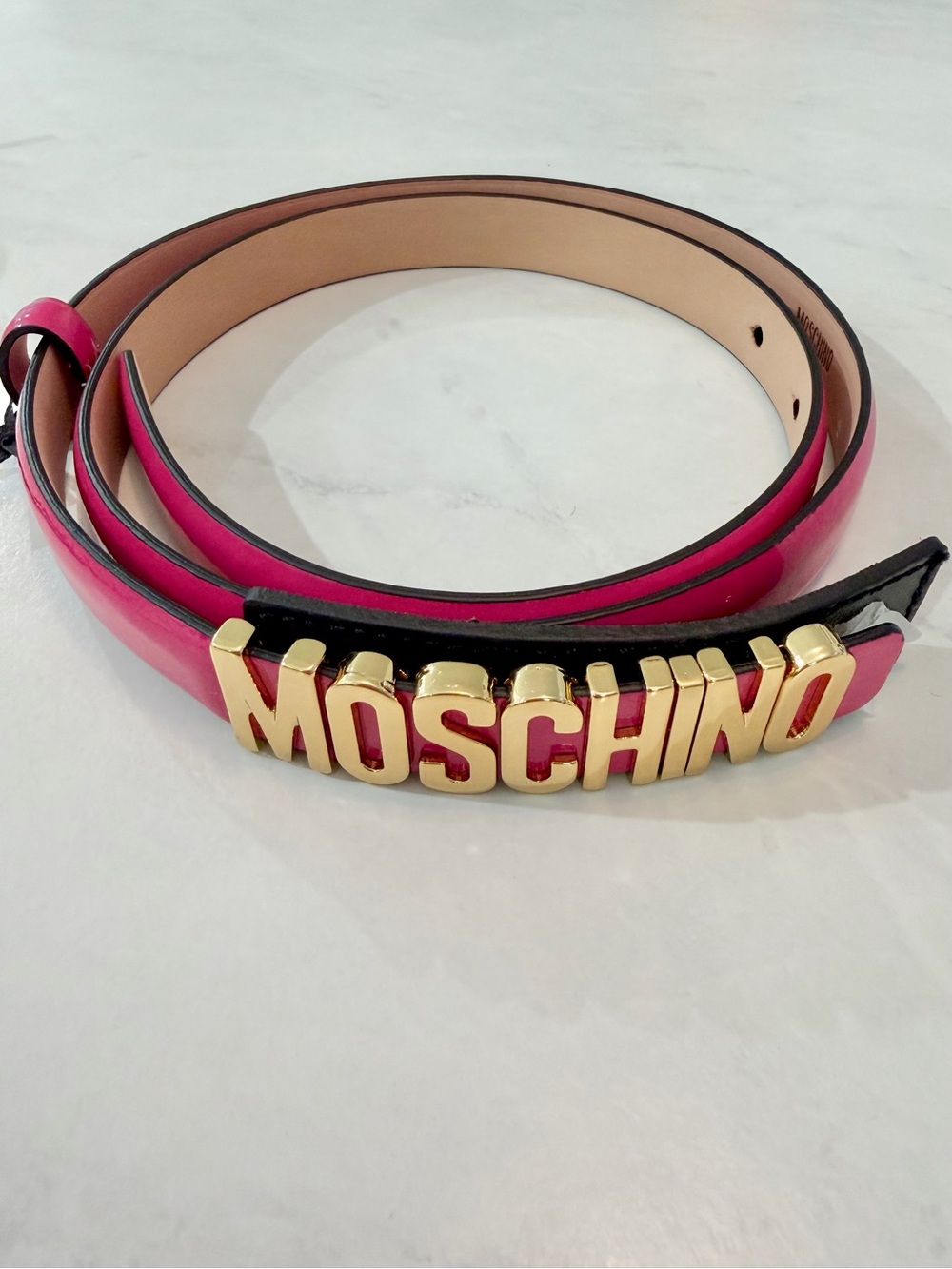Moschino Fuchsia Pink Patent Leather Belt with Gold Logo Buckle Size 80 Small